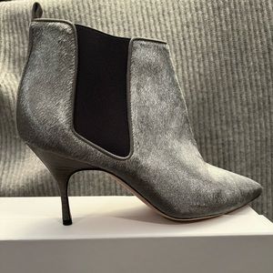 New Manolo Blahnik Dildi bootie silver pony hair- never worn. Reduced price!